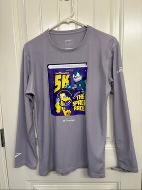 Brooks Long Sleeve 5K 'The Space Race' Graphic Shirt - Lavender